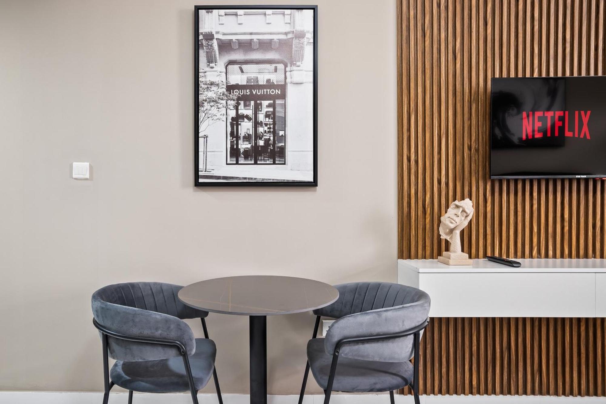 Luxurious Studio - Family Friendly Apartment Dubai