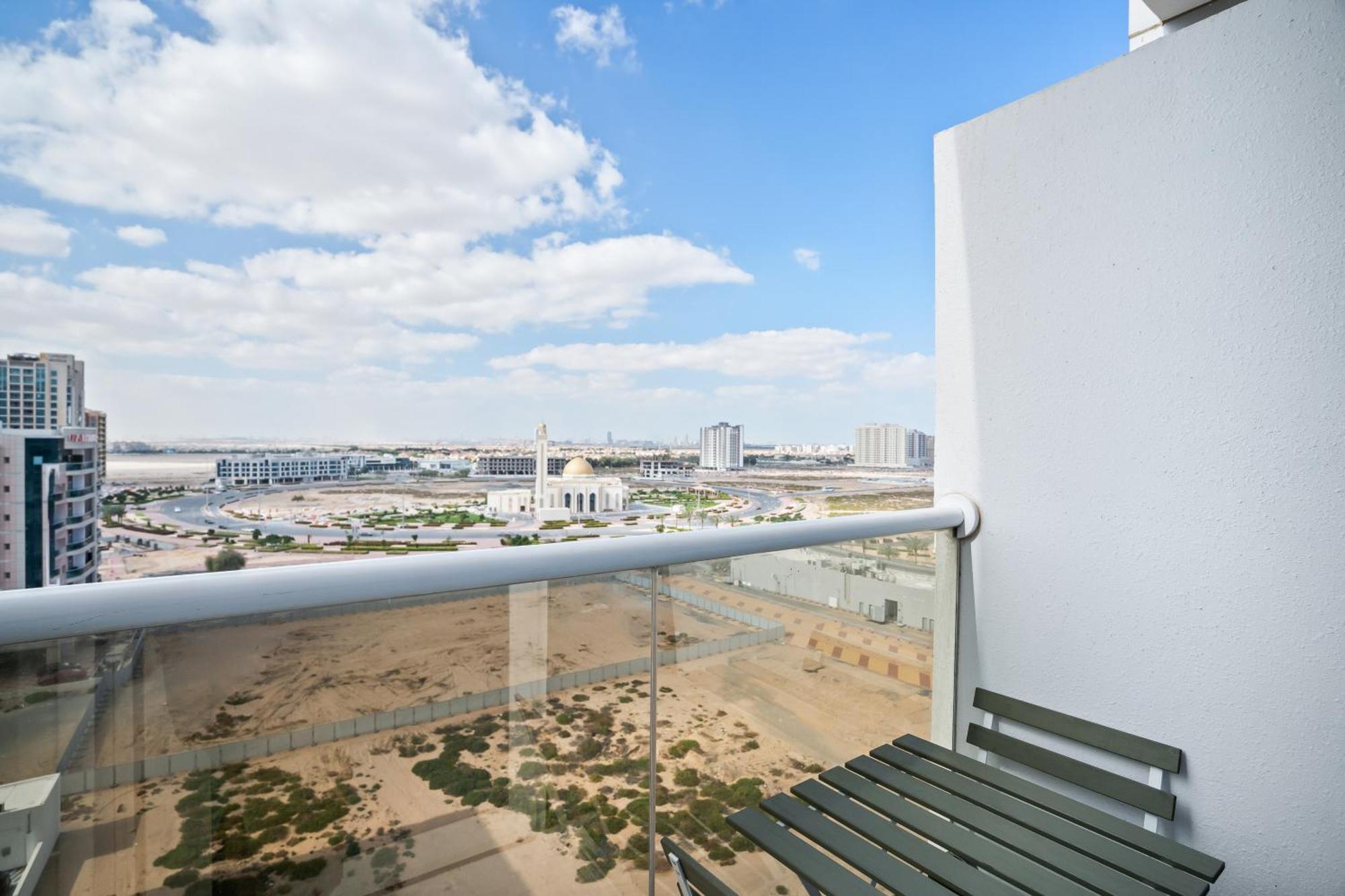 Apartment Luxurious Studio - Family Friendly Dubai